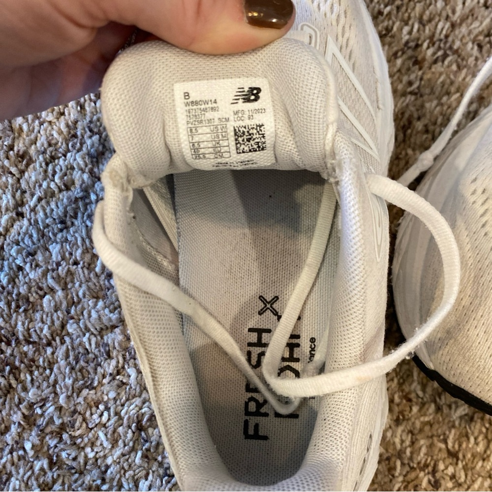 New Balance White Athletic Shoes ππ₯°β¨ - Picture 5 of 6